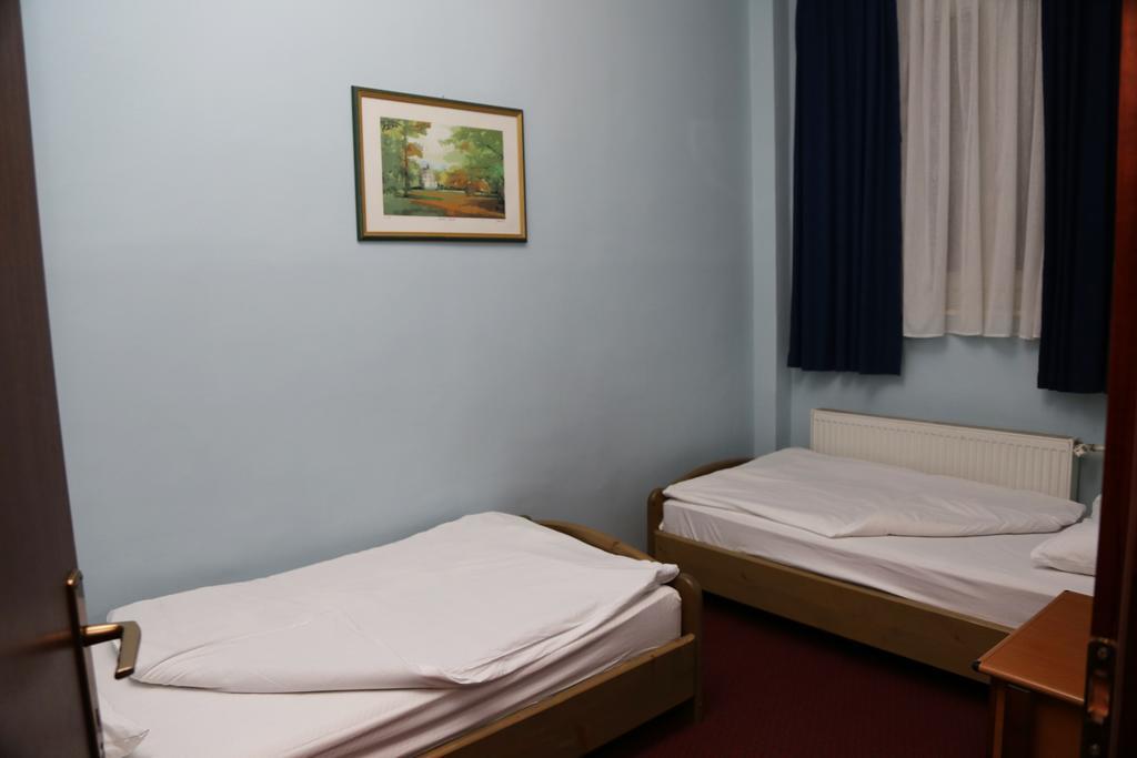 Hotel Carlstadt Karlovac Room photo