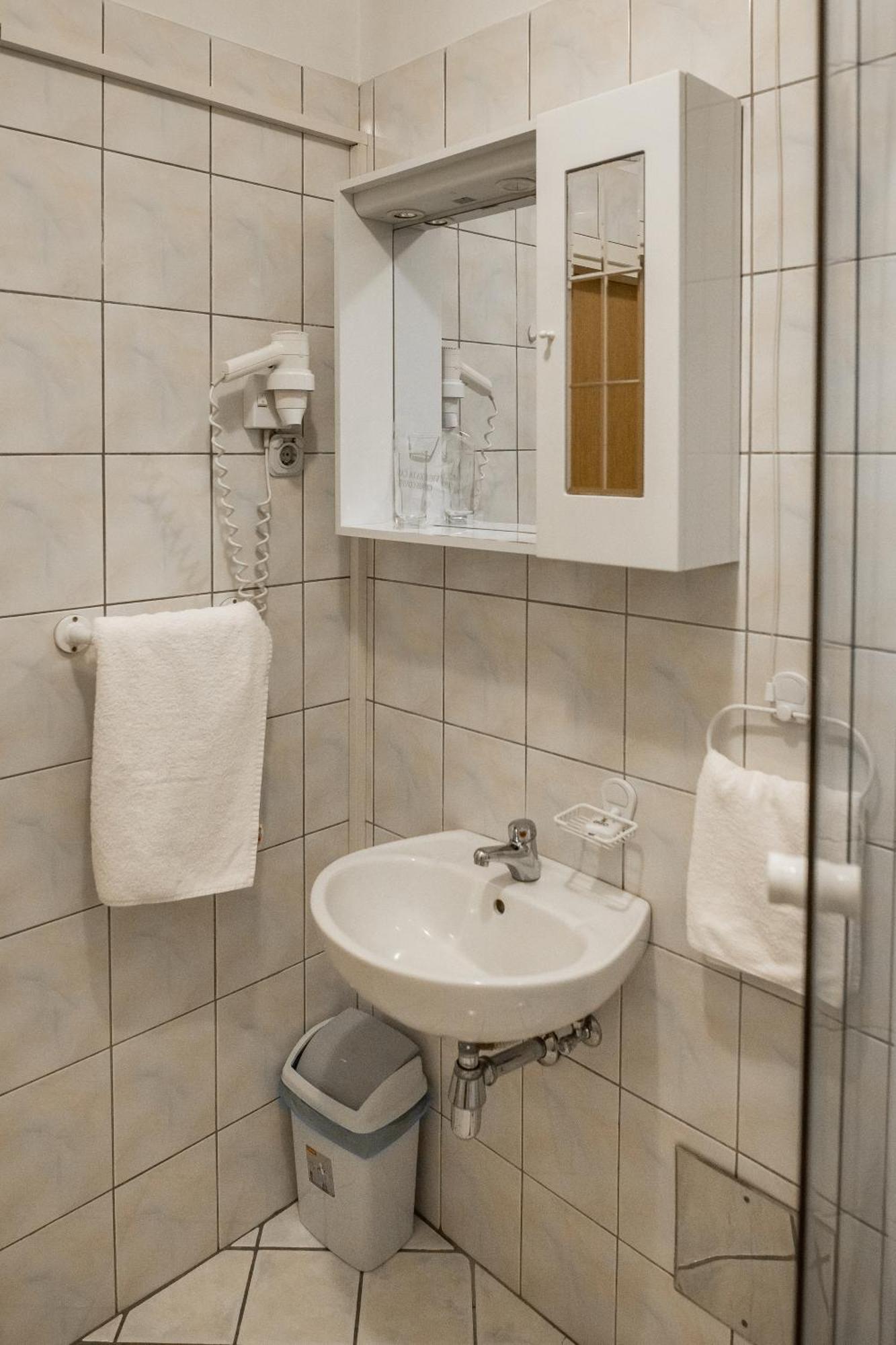 Hotel Carlstadt Karlovac Room photo