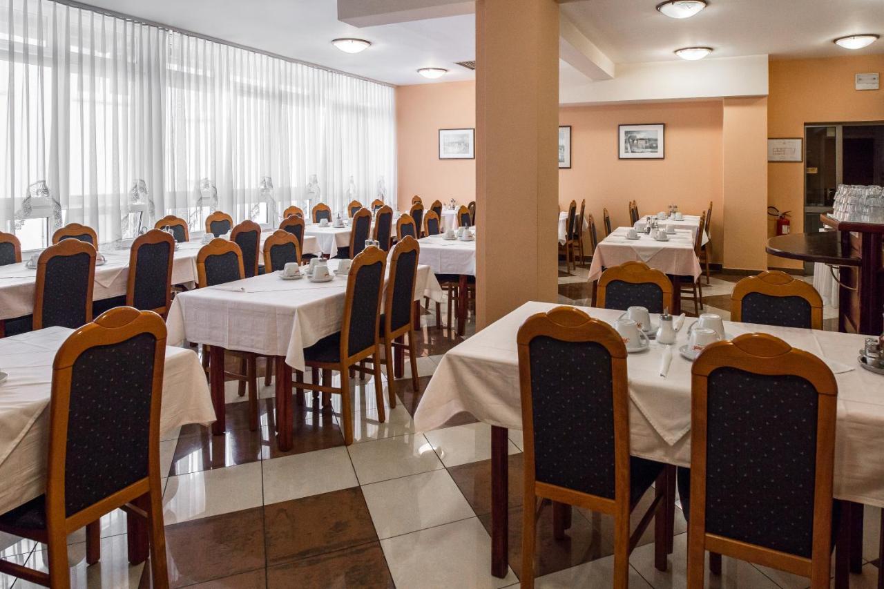 Hotel Carlstadt Karlovac Exterior photo